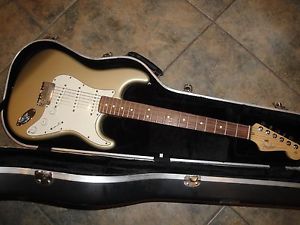 2007 Fender "American Standard" Stratocaster Electric Guitar - Gold