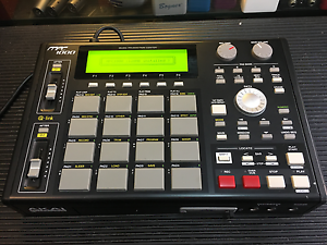 AKAI MPC1000 MPC 1000 BK , New PADS BLACK ,128  meg ,CLEAN  //ARMENS.