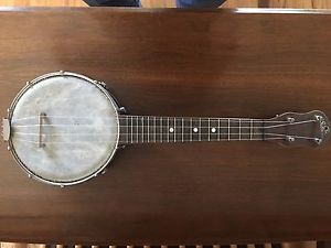 Gibson UB1 Banjo Ukulele  - no case