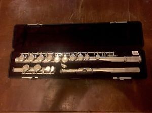 Yamaha YFL-411 Flute