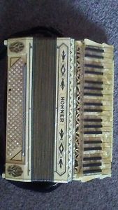 honher accordion 1940's gold marble keys german made
