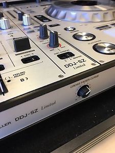 Pioneer DDJ-SZ Digital DJ Controller