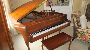 BALDWIN BABY GRAND PIANO B1 1992 WALNUT FRENCH PROVINCIAL STYLE BEAUTIFUL