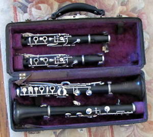CONN MATCHED PAIR OFCLARINETS - UNIQUE