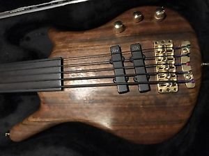 Warwick Fretless German Thumb bolt on 5