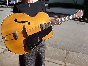 VERY RARE 1949 NATIONAL CALIFORNIA NATURAL FINISH ARCH TOP with hard shell case