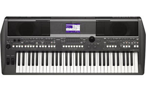 Yamaha PSR-S670 Stagepiano Entertainment Keyboard