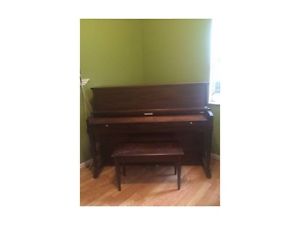 Baldwin Hamilton Piano