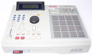 Akai MPC 2000XL 32MB CF Cardreader überholt mit Gewährleistung. Topzustand!