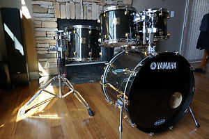 4 PCS  Yamaha maple custom  gold lugs- black maple