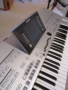 Yamaha Tyros3 61-Key Arranger Keyboard Workstation Tyros 3