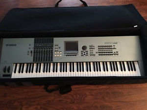 Yamaha MOTIF XS8 Keyboard Synthesizer