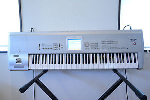 Korg Triton Studio V2 76-Key Workstation/Sampler CDRW new internal battery!!