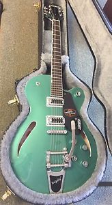 Gretsch Electromatic Center-Block Semi-Hollow G5620T-CB with Gretsch Case