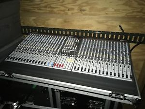 allen and heath mixer GL2400-32 With Case