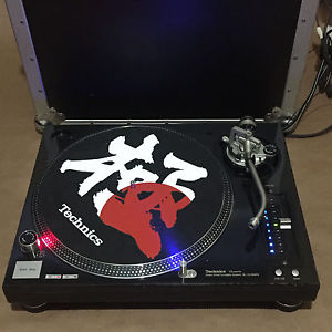 Technics SL-1210M5G Pro Turntable DJ + Odyssey UNIVERSAL FLIGHT CASE B