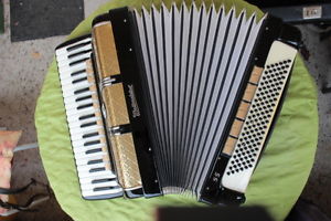 Weltmeister S5 Cassotto, 5 chörig, Bj. 1970er Jahre, gut gestimmt;