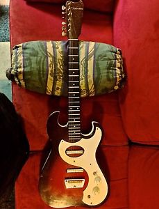 guitare Silvertone 1964 Super État