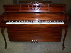 Kohler & Campbell Console   Piano