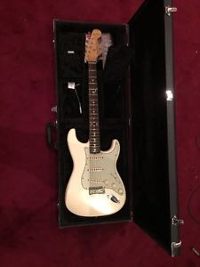 fender road worn stratocaster 60's