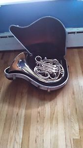 Vintage CG Conn 8D Double French Horn, Used, Case included, Bronze