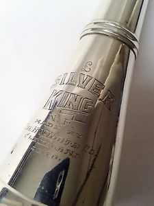 Superbe clarinette métal "Silver King". Restaurée. Très bon état. Prête à jouer