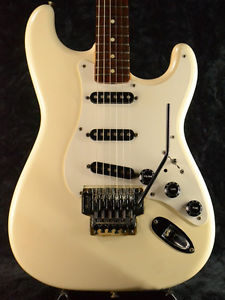 Fender Japan STR 650 Mod SWH 1989 playing condition good white free shipping
