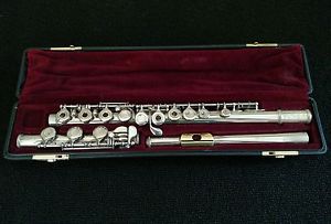 Yamaha Allegro 471 Sterling Silver Open Hole Flute with Gold Plated Lip Plate