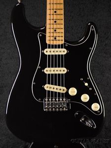 Fender Stratocaster -Black / Maple- 1975 Electric Guitar Free shipping