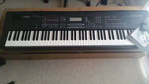Yamaha MOX8 88-Key Graded Hammer Action Music Production Synthesizer Workstation