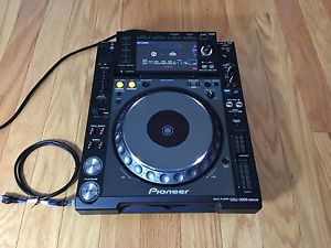 PIONEER CDJ-2000NXS NEXUS DIGITAL DJ TURNTABLE S/N , BLACK w/ETHERNET& POWER CBL
