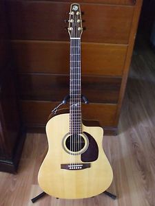 Seagull Artist Portrait CW Acoustic/Electric Guitar
