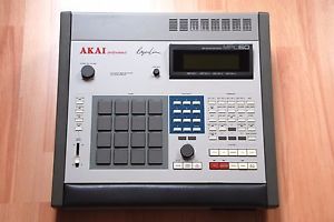 AKAI MPC 60 Mk1 + 167 Sample Disk Set