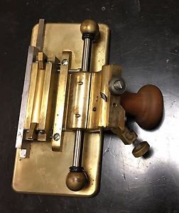 Oboe Gouging Machine