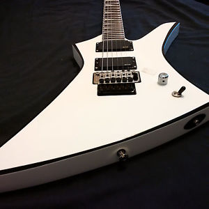 JACKSON KEXMG Kelly Electric Guitar White Finish w/ Black Bev, Case included!!!