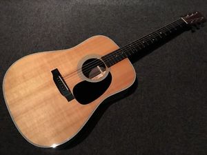 Martin D-28 guitar FROM JAPAN/512