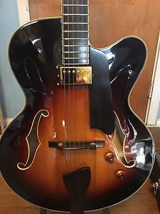 Eastman Archtop guitar AR 503CE-SB with hardshell case