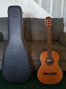 La Patrie Collection Classical Guitar QI w/TKL Molded Case