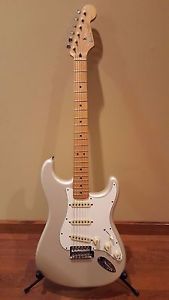Fender 60th Anniversary Standard Stratocaster Blizzard Pearl Metallic