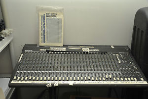 Mackie SR Series 32-4-VLZ Pro 4 Bus Mixing Console