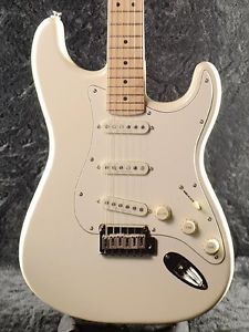 F/S Squier by Fender Deluxe Stratocaster Pearl White metallic #03193888
