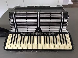 Akkordeon Hohner Morino VI M