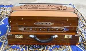 Specialy Calcutta Harmonium - 3 Reed, 9 Scale Changer - 3¾ Octave  By Dorpmarket