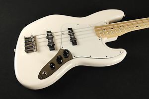 Fender Standard Jazz Bass Maple Fingerboard Arctic White 146202580 (470)