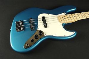 Fender Standard Jazz Bass - Maple Fingerboard - Lake Placid Blue (877)