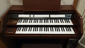 Baldwin classical series organ model D600
