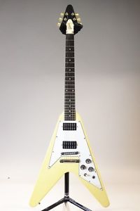 GIBSON 2001 Flying V'67 Classic White w/hard case F/S Guitar Bass #R2160