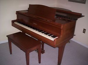BABY GRAND PIANO, BEAUTIFUL MAINTAINED CABLE-NELSON MAHOGANY PIANO