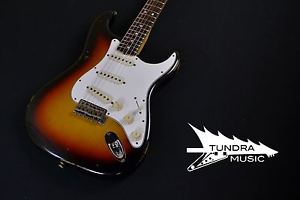 Fender Custom Shop 1969 Stratocaster Relic – 3-Tone Sunburst