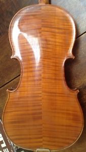 Violon fait chez "Laberte", portant une étiquette de H. Clotelle ...VIOLIN BOW